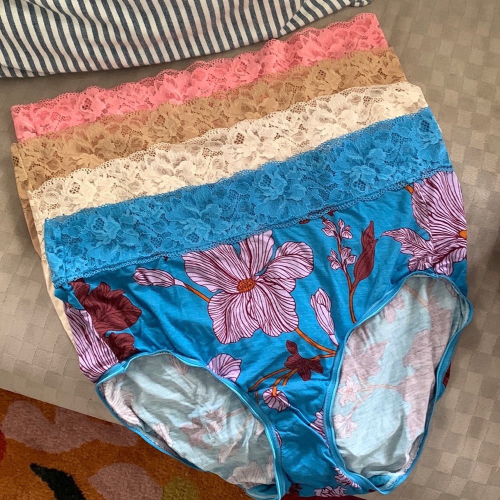 NWOT Soma lace embraceable modern brief underwear, 4 pairs, XL